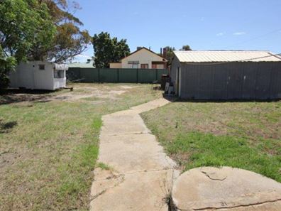 2 Council Street, Merredin WA 6415