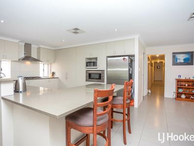 9 Jeremiah Way, Canning Vale WA 6155