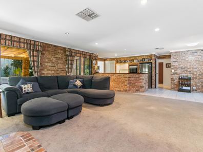 7 Clemros Way, Leeming WA 6149