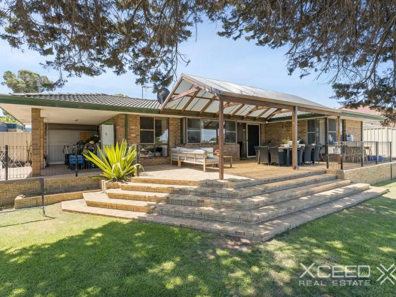 42 Cook Avenue, Hillarys
