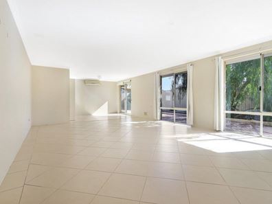 39 Round Hill Drive, Port Kennedy WA 6172