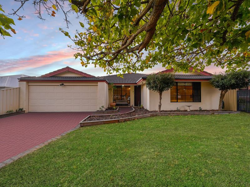 110 Selkirk Drive, Kinross