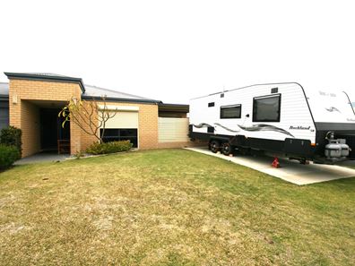 10 Pastrana Crescent, Port Kennedy WA 6172