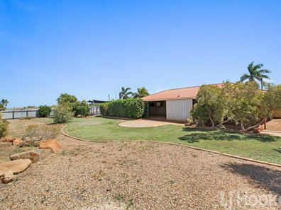 9 Giles Crescent, Dampier WA 6713