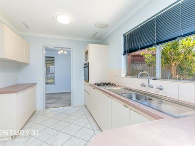 5 Ashurst Place, Huntingdale WA 6110