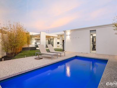 10 Pallett Avenue, Spearwood WA 6163