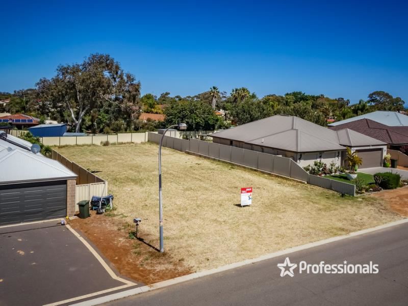 32 Yarraman Road, Waggrakine WA 6530