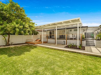 1b Bridgewater Drive, Kallaroo WA 6025