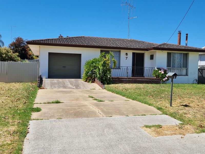 7 McLeod  Street, Kojonup