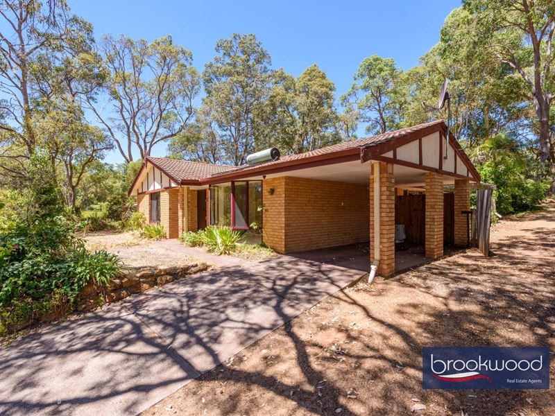 930 Thomas Road, Glen Forrest