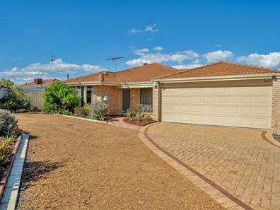 11 Hovea Place, Coodanup WA 6210