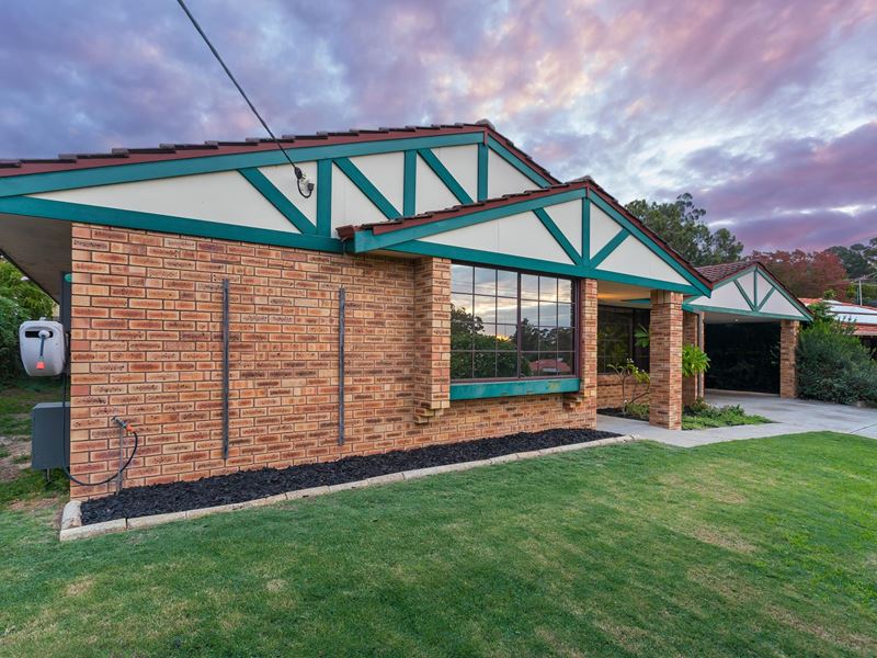 17 Onyx Road, Mount Richon WA 6112