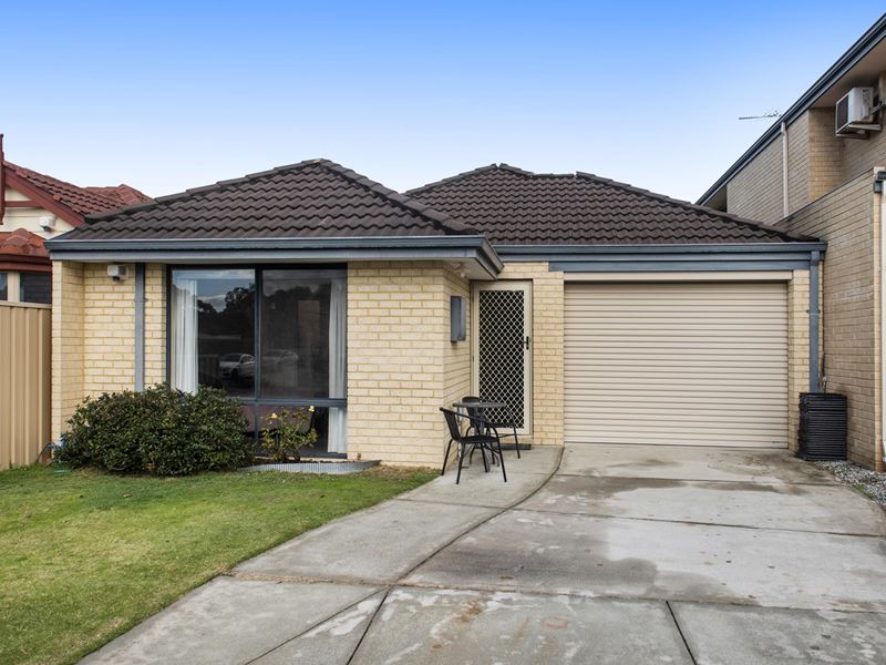 37 The Fairways, The Vines