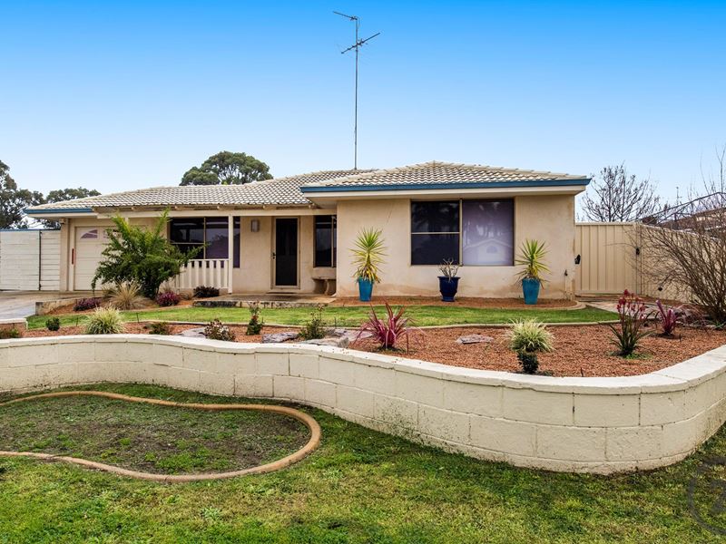 15 St James Place, Greenfields
