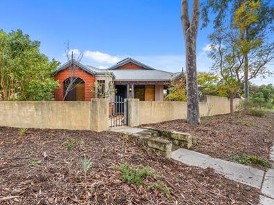 10 Pinegrove Drive, Ellenbrook WA 6069