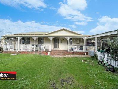 31 Station St, Cannington WA 6107