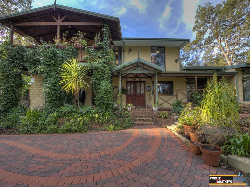 68 Falls Road, Lesmurdie