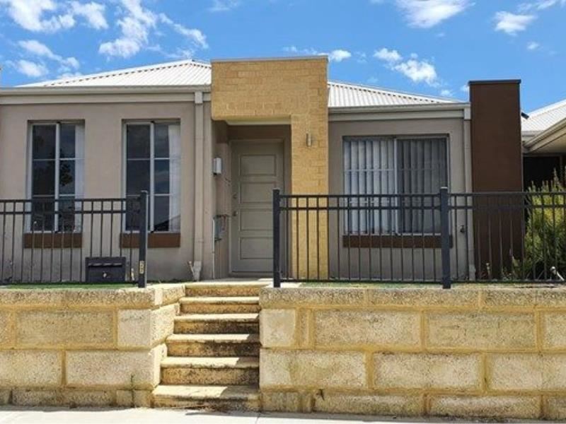 27 Cochrane Loop, Aveley