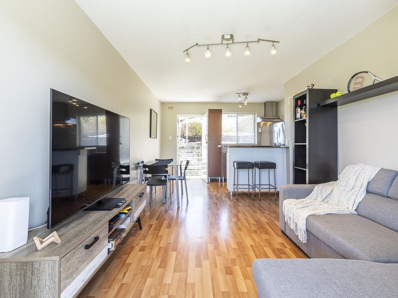1/2 Russell Avenue, North Perth