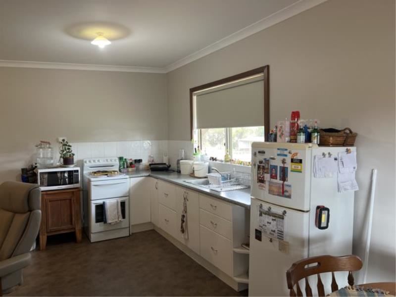 B/46 Gilbert Road, Greenough WA 6532