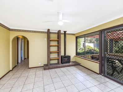 3 Dandaloo Crescent, Wanneroo WA 6065