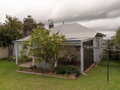 269 Albany Highway, Mount Melville WA 6330