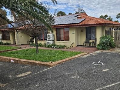 Accommodation/Tourism - HIGH VOLUME/PROFIT FREEHOLD CARAVAN PARK