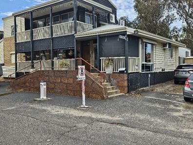 Accommodation/Tourism - HIGH VOLUME/PROFIT FREEHOLD CARAVAN PARK