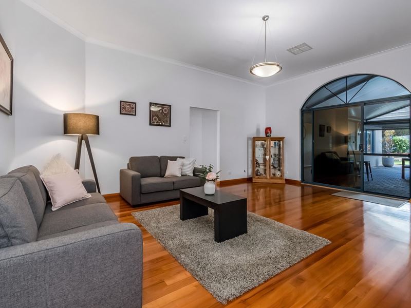 24 Mount Park Way, Canning Vale
