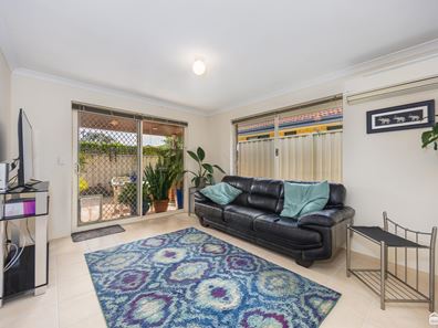 8E Coralie Court, Armadale WA 6112