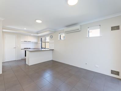 2/4 Randazzo Way, Yangebup WA 6164