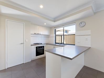 2/4 Randazzo Way, Yangebup WA 6164