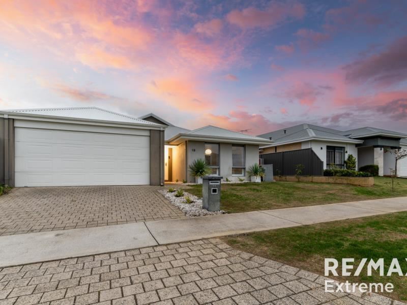 13 Gippsland Way, Banksia Grove WA 6031