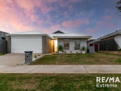 13 Gippsland Way, Banksia Grove WA 6031