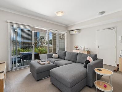 25/6 Ibera Way, Success WA 6164