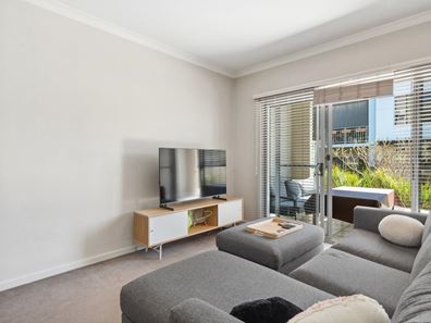 25/6 Ibera Way, Success WA 6164