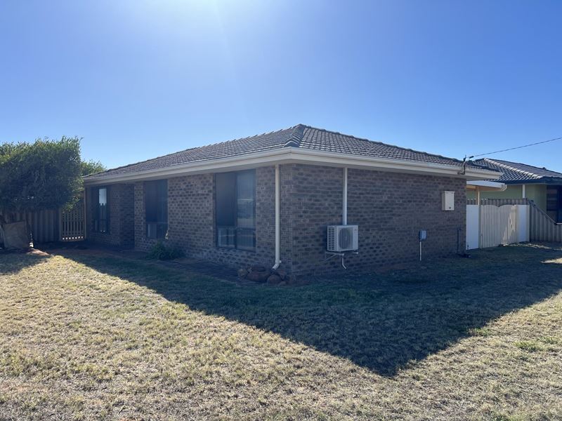 1 McAleer  Drive, Mahomets Flats WA 6530