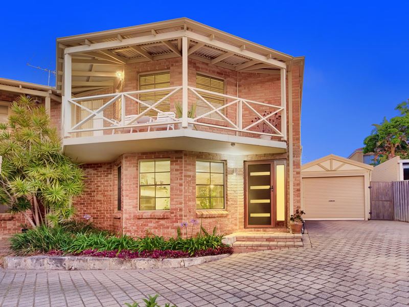 4/74 Deanmore Road, Scarborough WA 6019