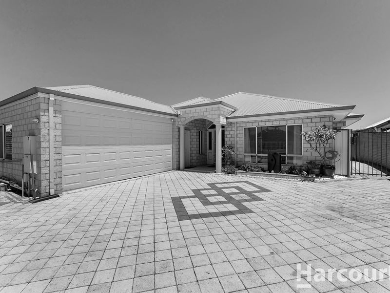 8 Starfire Close, Halls Head WA 6210