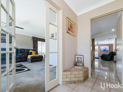 72 Discovery Drive, Thornlie WA 6108