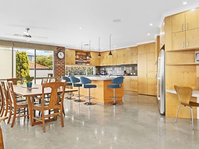 34 Floyd Street, Trigg WA 6029