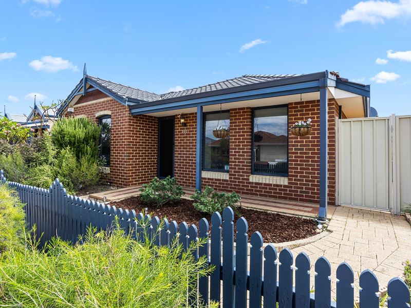 102 Aurora Drive, Atwell