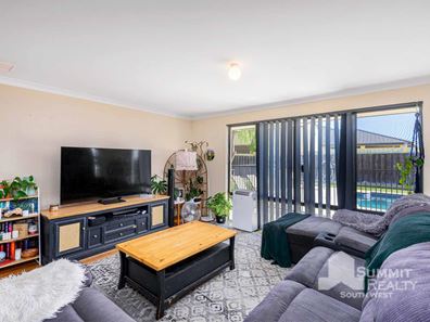 97 Braidwood Drive, Australind WA 6233