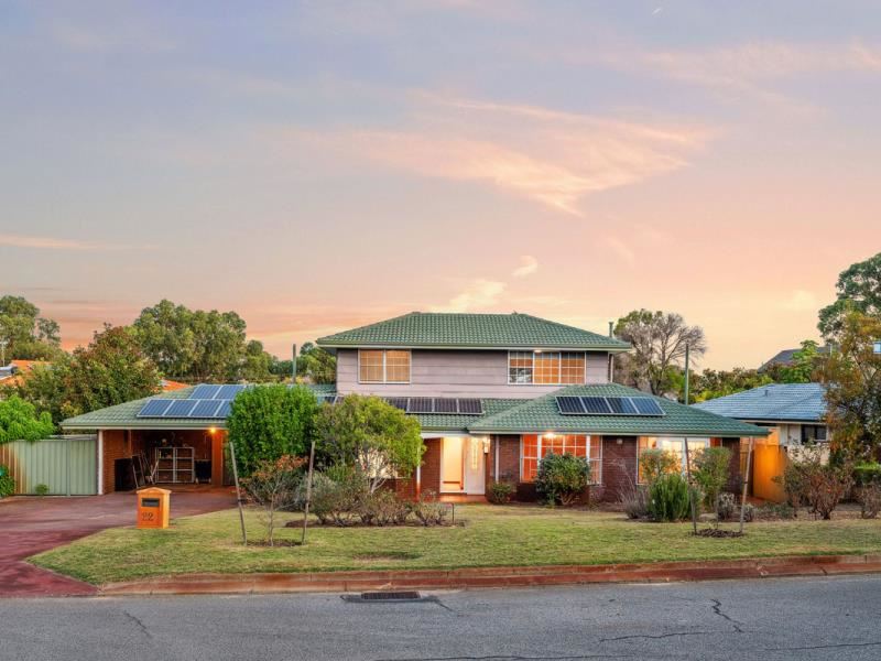 22 Rowsley Way, Carine