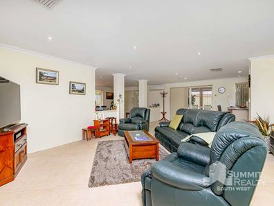 18 Vaughans Way, Australind WA 6233