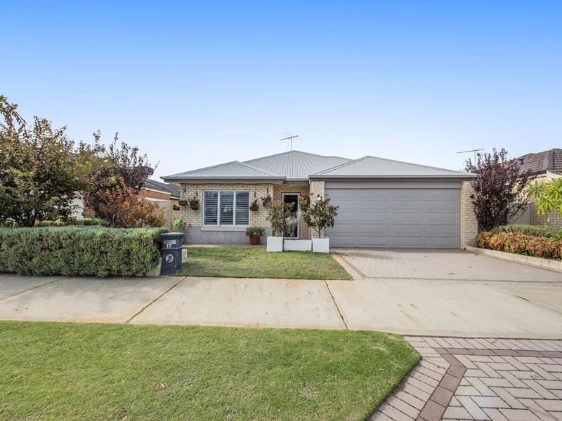 17 Swanbourne Avenue, Secret Harbour