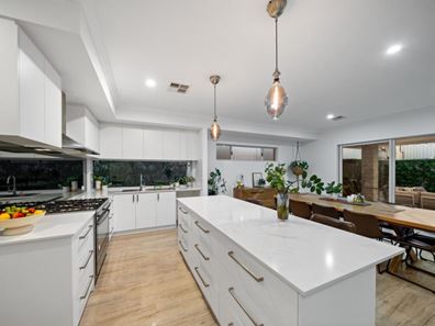 11 Pearsall Gardens, Mullaloo WA 6027