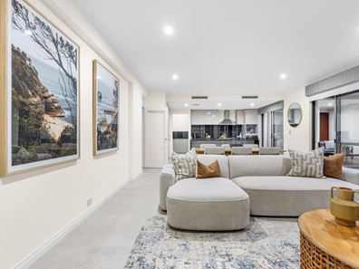 64 O'Mara Boulevard, Iluka WA 6028