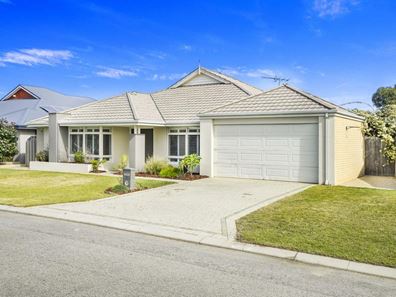15 Arthog Street, Butler WA 6036