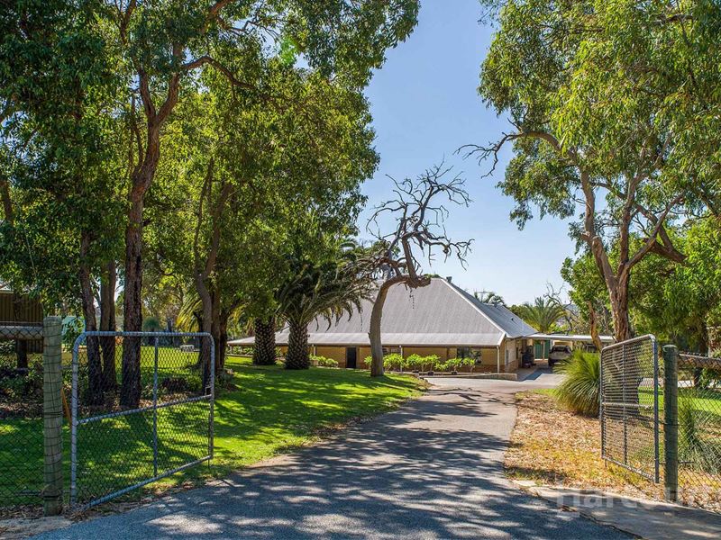 10 Gibbs Road, Nowergup WA 6032